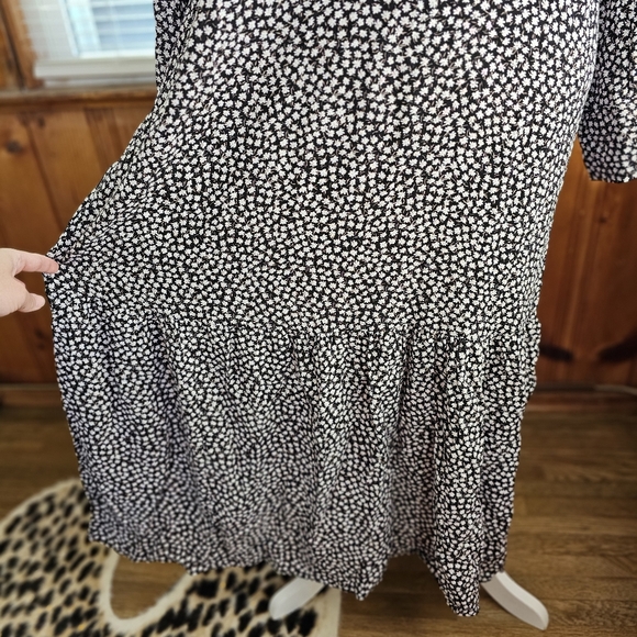 H&M long sleeve flowy midi dress ditsy floral daisy black white oversized small - Picture 7 of 12